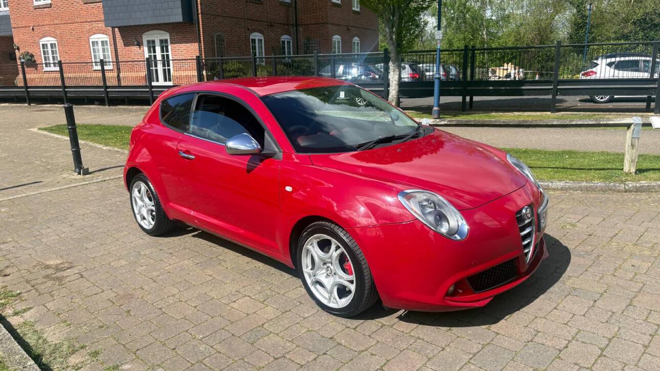 2014 RED Alfa Romeo MiTo 1.3 JTDM-2 85 Distinctive 3dr HATCHBACK DIESEL Manual
