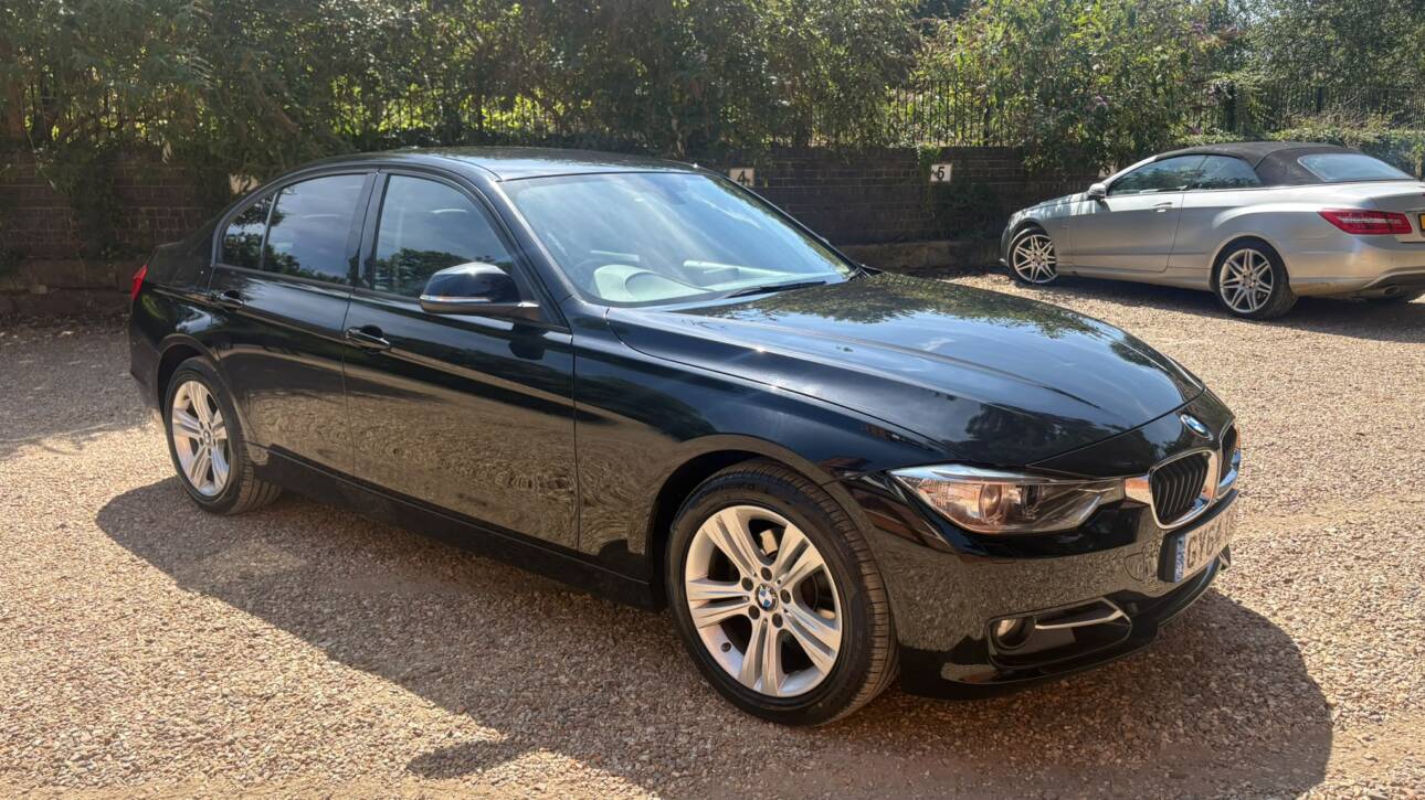 2014 BLACK BMW 3 Series 320i Sport (s/s) 4dr SALOON Petrol LOW MILES 27K FBSH